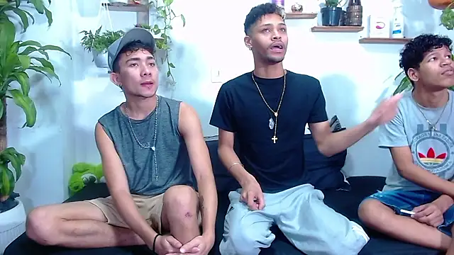 Snapshot of Lunar_Boys chatting on 03/06/26, 06:04 Lunar Boys online show from 03/06/26, 06:04