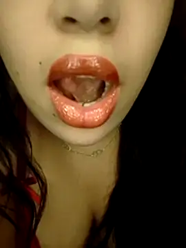 Snapshot of madleen_Mm chatting on 03/13/26, 08:15 madleen Mm online show from 03/13/26, 08:15