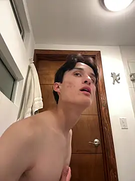 Snapshot of harfuch chatting on 03/22/26, 10:40 harfuch online show from 03/22/26, 10:40