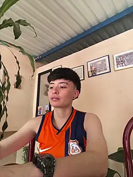 Snapshot of Tomnico_19 chatting on 04/10/26, 06:56 Tomnico 19 online show from 04/10/26, 06:56