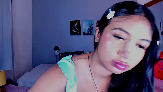 Snapshot of KimTaylorW chatting on 06/19/26, 03:22 KimTaylorW online show from 06/19/26, 03:22