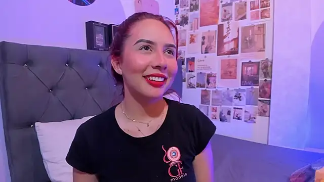 Snapshot of violeta_blaze1 chatting on 06/12/26, 10:03 violeta blaze1 online show from 06/12/26, 10:03