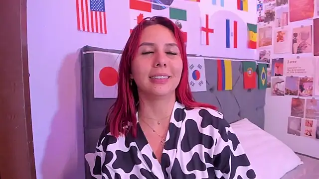 Snapshot of violeta_blaze1 chatting on 06/29/26, 02:18 violeta blaze1 online show from 06/29/26, 02:18