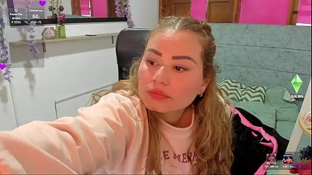 Snapshot of Julieta_star_ chatting on 03/15/26, 12:55 Julieta star online show from 03/15/26, 12:55