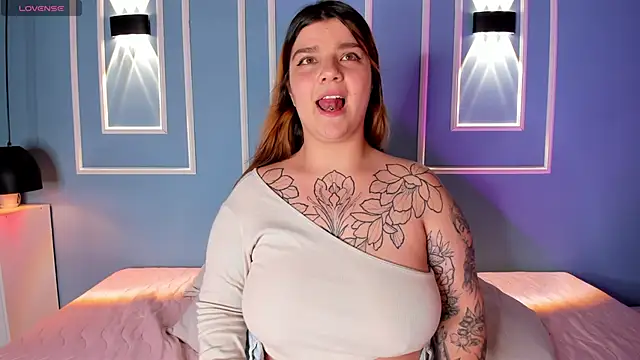 Snapshot of julieta_zc chatting on 03/06/26, 04:20 julieta zc online show from 03/06/26, 04:20