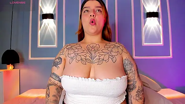 Snapshot of julieta_zc chatting on 03/08/26, 03:32 julieta zc online show from 03/08/26, 03:32