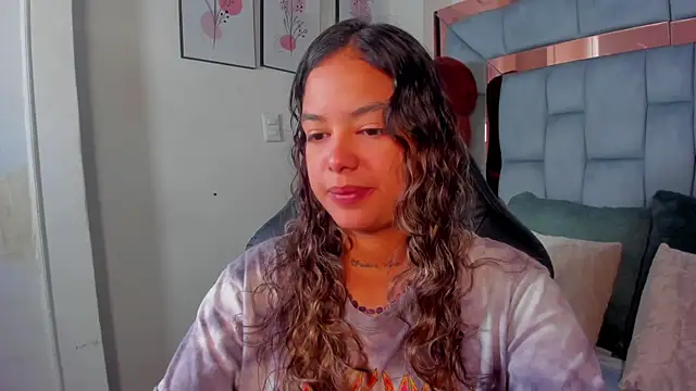 dulce lyraa1 online show from 05/02/26, 08:47