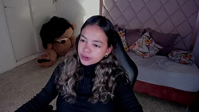dulce lyraa1 online show from 05/06/26, 04:19