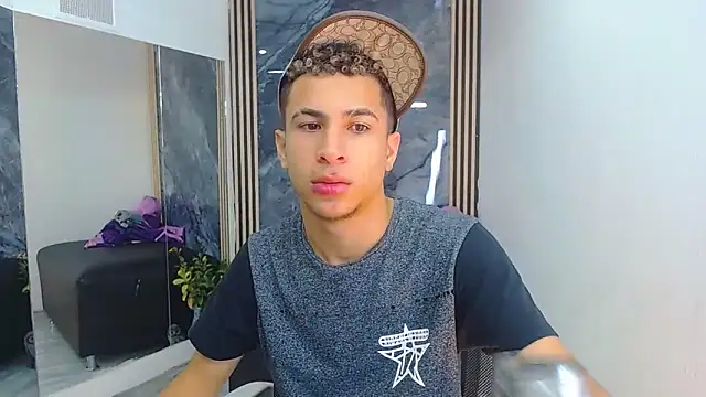 Hollmanhot online show from 05/14/26, 02:51