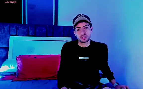 Snapshot of alex_and_christhoper chatting on 03/17/26, 08:06 alex and christhoper online show from 03/17/26, 08:06