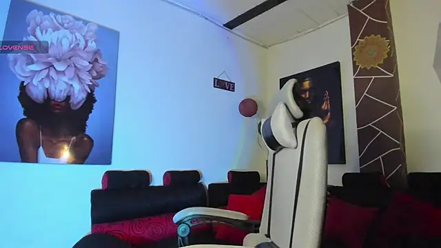 Snapshot of VelvetSirenLight chatting on 03/27/26, 02:50 VelvetSirenLight online show from 03/27/26, 02:50