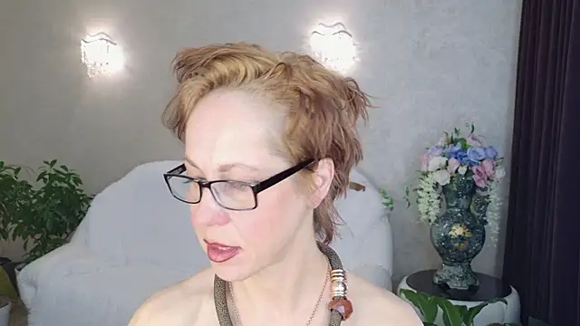 Snapshot of LioraWeiss chatting on 03/08/26, 06:50 LioraWeiss online show from 03/08/26, 06:50