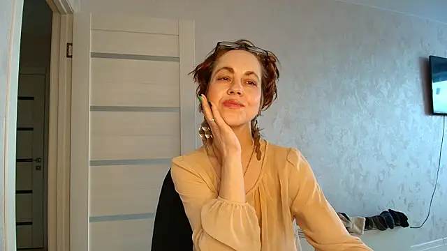 LioraWeiss online show from 04/28/26, 10:31