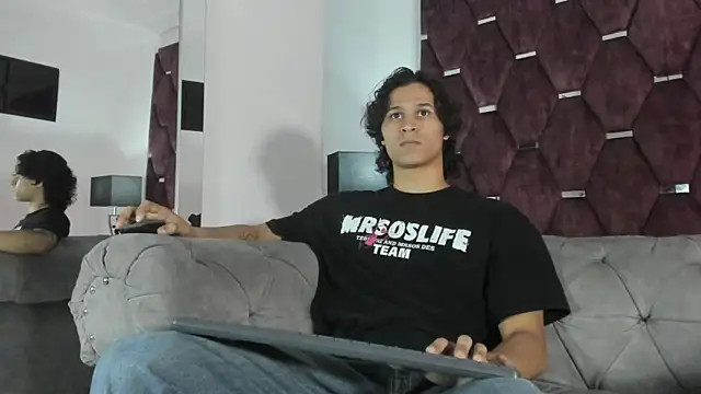 Snapshot of TonyBenedetti chatting on 04/11/26, 09:30 TonyBenedetti online show from 04/11/26, 09:30