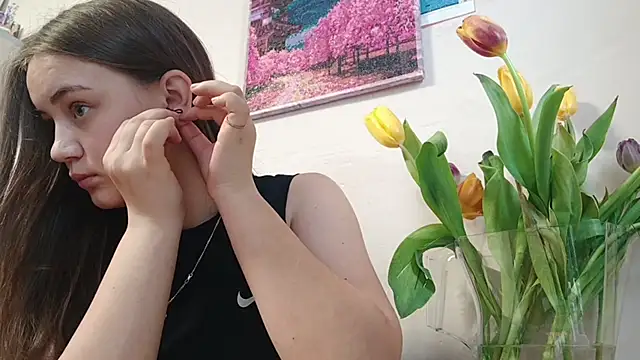 Snapshot of VeloraStar chatting on 03/10/26, 10:31 VeloraStar online show from 03/10/26, 10:31