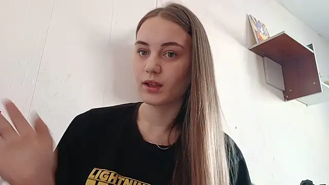 Snapshot of VeloraStar chatting on 03/16/26, 09:13 VeloraStar online show from 03/16/26, 09:13