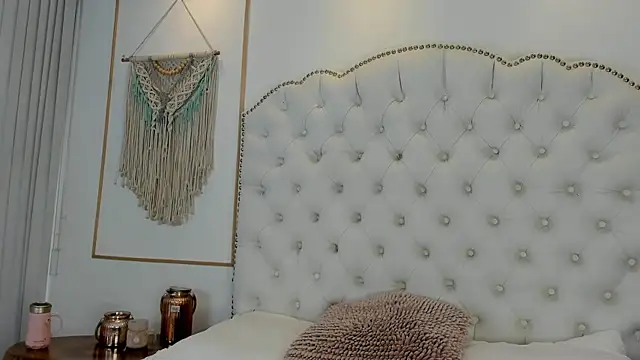 Sara funy online show from 04/29/26, 11:36