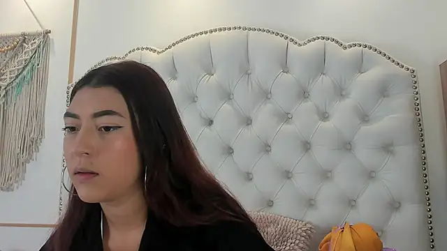 Sara funy online show from 04/30/26, 11:16