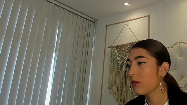 Sara funy online show from 05/23/26, 11:25