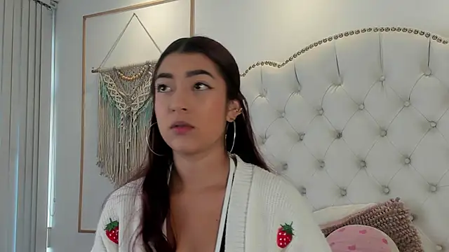Sara funy online show from 06/02/26, 11:34