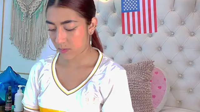 Sara funy online show from 06/17/26, 11:34