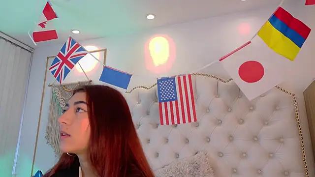 Sara funy online show from 06/25/26, 11:37