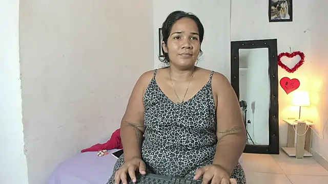 Snapshot of mariana_villa72 chatting on 06/26/26, 02:21 mariana villa72 online show from 06/26/26, 02:21