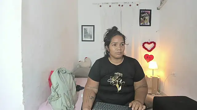 Snapshot of mariana_villa72 chatting on 06/30/26, 01:56 mariana villa72 online show from 06/30/26, 01:56