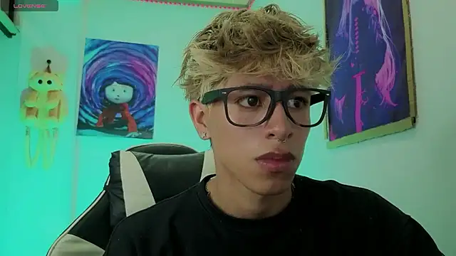 Snapshot of Ryan_sweet chatting on 03/16/26, 03:56 Ryan sweet online show from 03/16/26, 03:56