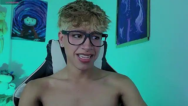 Snapshot of Ryan_sweet chatting on 03/18/26, 11:52 Ryan sweet online show from 03/18/26, 11:52