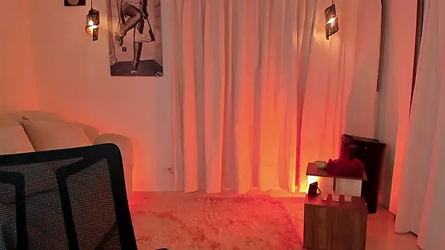 Snapshot of IsabellaLux_ chatting on 06/18/26, 05:28 IsabellaLux online show from 06/18/26, 05:28
