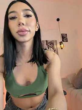 Snapshot of IsabellaLux_ chatting on 07/23/26, 10:29 IsabellaLux online show from 07/23/26, 10:29