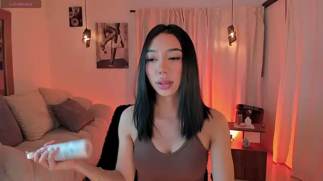 Snapshot of IsabellaLux_ chatting on 07/29/26, 04:27 IsabellaLux online show from 07/29/26, 04:27