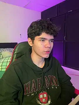 Snapshot of Camii_pink chatting on 03/07/26, 04:26 Camii pink online show from 03/07/26, 04:26