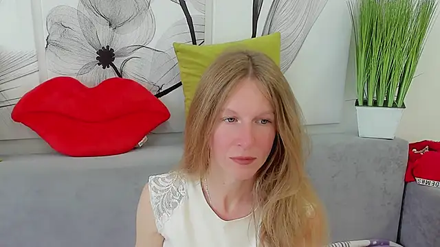 Mira XOo online show from 06/19/26, 01:59