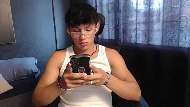 Snapshot of clark_ken01 chatting on 04/09/26, 08:58 clark ken01 online show from 04/09/26, 08:58