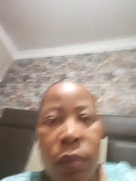 Snapshot of Mntomuhlee chatting on 03/30/26, 10:11 Mntomuhlee online show from 03/30/26, 10:11