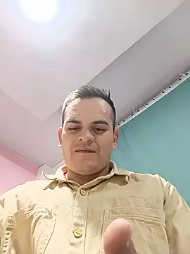 Snapshot of Edwin_Q chatting on 06/21/26, 03:42 Edwin Q online show from 06/21/26, 03:42