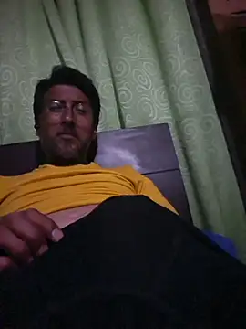 Snapshot of BRAD_MATURE chatting on 03/03/26, 03:01 BRAD MATURE online show from 03/03/26, 03:01