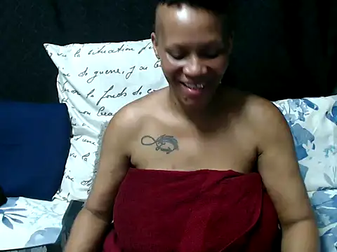 Snapshot of MistressShirleyXXX81 chatting on 03/09/26, 05:28 MistressShirleyXXX81 online show from 03/09/26, 05:28