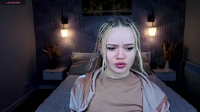 Tessa Ashe online show from 04/22/26, 01:41