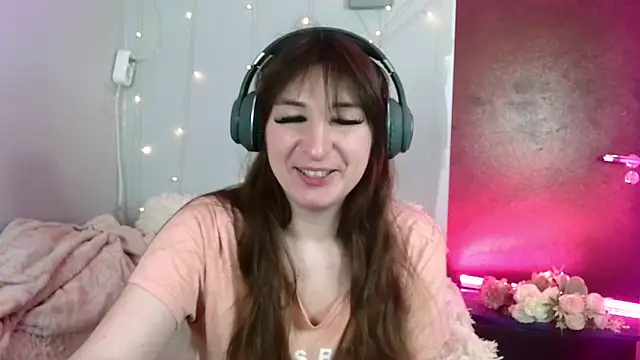 Birdie Kiss online show from 06/22/26, 07:44