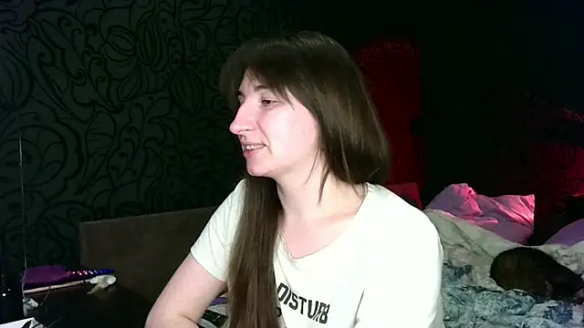 Birdie Kiss online show from 06/24/26, 09:47