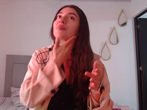 Julietaamado online show from 06/19/26, 04:44