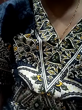 Snapshot of aisha_67 chatting on 03/13/26, 08:15 aisha 67 online show from 03/13/26, 08:15