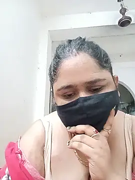 Snapshot of diyadey chatting on 05/16/26, 11:03 diyadey online show from 05/16/26, 11:03