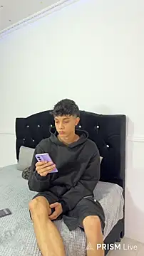 Snapshot of DiamondEssence chatting on 03/05/26, 02:07 DiamondEssence online show from 03/05/26, 02:07