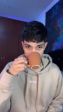 Snapshot of DiamondEssence chatting on 03/19/26, 05:33 DiamondEssence online show from 03/19/26, 05:33