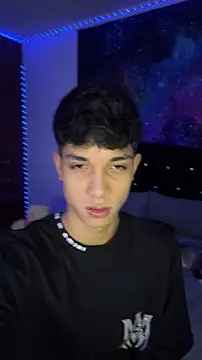 Snapshot of DiamondEssence chatting on 03/21/26, 07:35 DiamondEssence online show from 03/21/26, 07:35