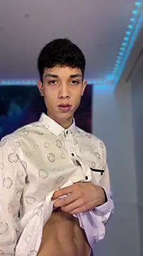 Snapshot of DiamondEssence chatting on 03/23/26, 06:17 DiamondEssence online show from 03/23/26, 06:17